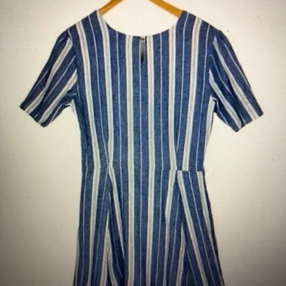 NWOT Tularosa Blue/ White Striped Short sleeve, belted, Fit & Flare Dress Small, - Picture 3 of 4